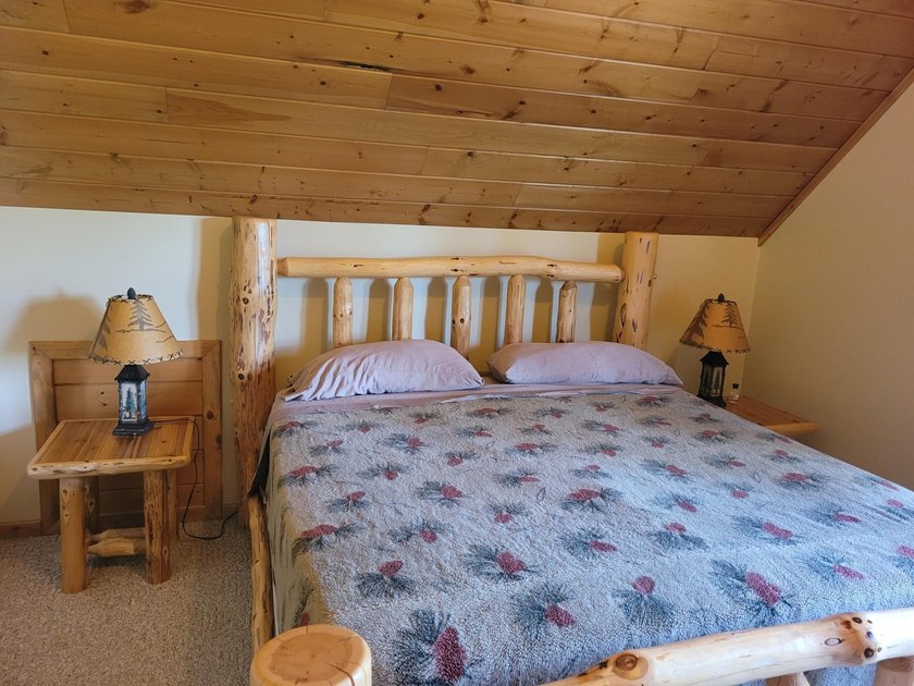 Pinestone Crossing sits on 26 shared wooded acres with over 700' - photo 27