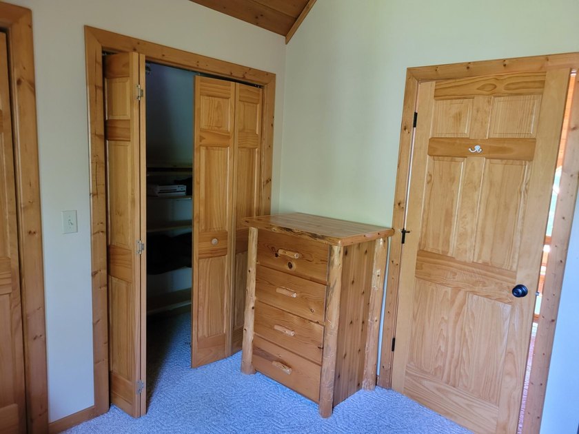 Pinestone Crossing sits on 26 shared wooded acres with over 700' - photo 29