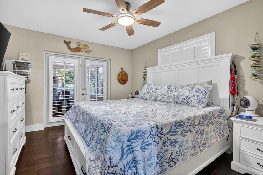 Welcome to your own private tropical oasis in this beautifully - photo 9