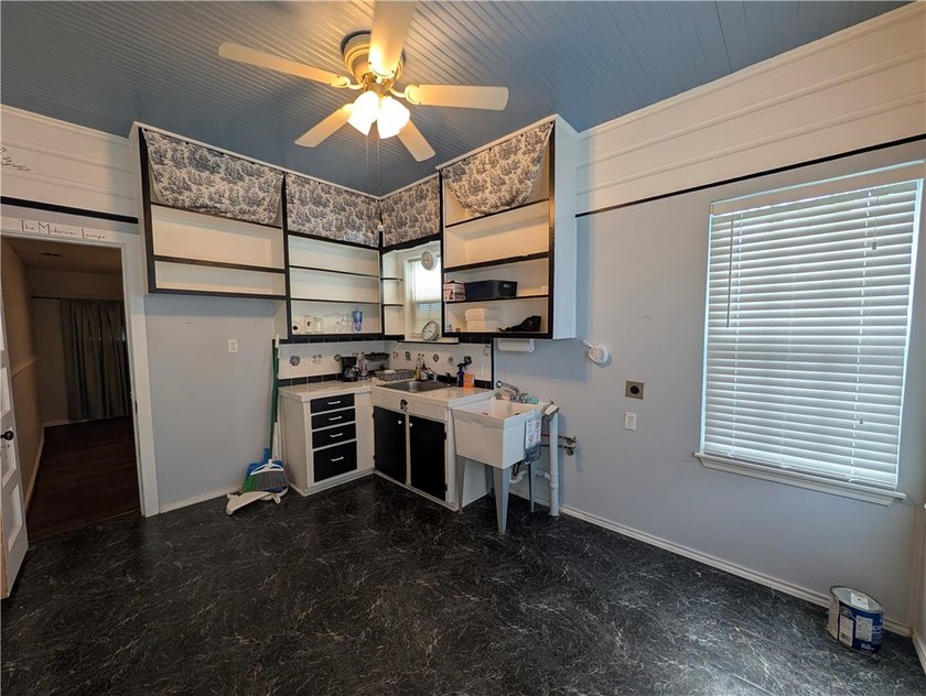 Discover endless potential with this small commercial property - photo 14
