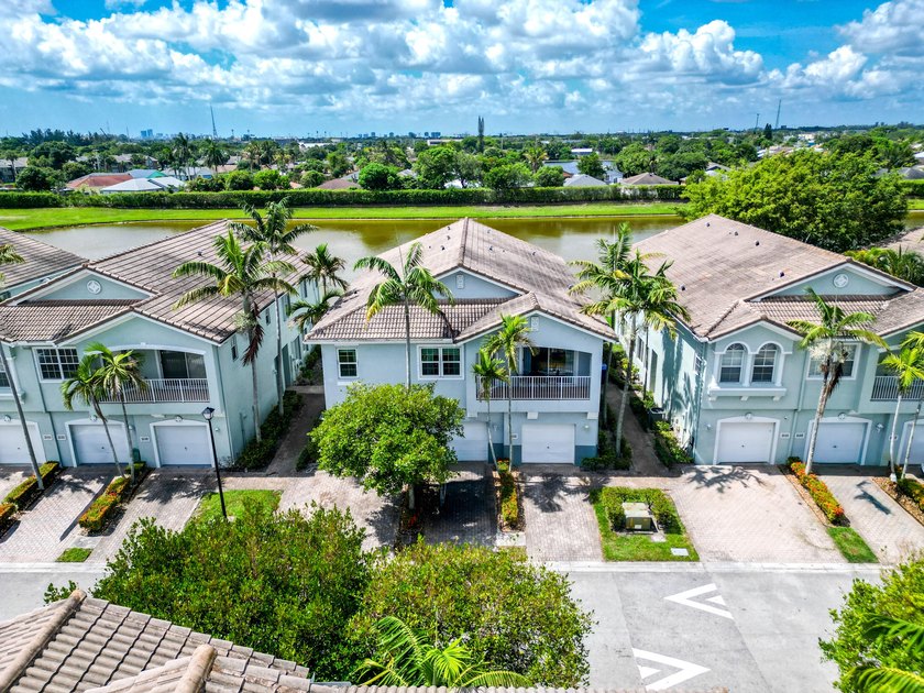 A $15,000 preferred lender credit offered on this delightful - photo 2