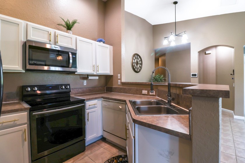 A $15,000 preferred lender credit offered on this delightful - photo 6