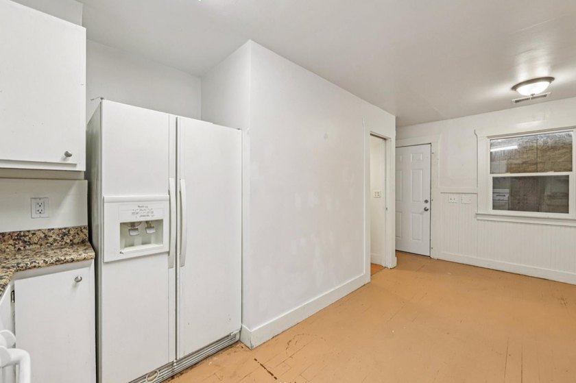 Welcome to 5826 Avenal Ave, a charming gated bungalow offering - photo 10