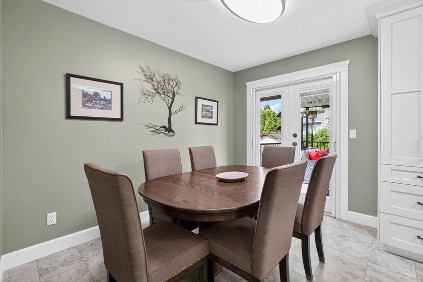 Welcome to this beautifully renovated 4-bedroom home, perfectly - photo 8