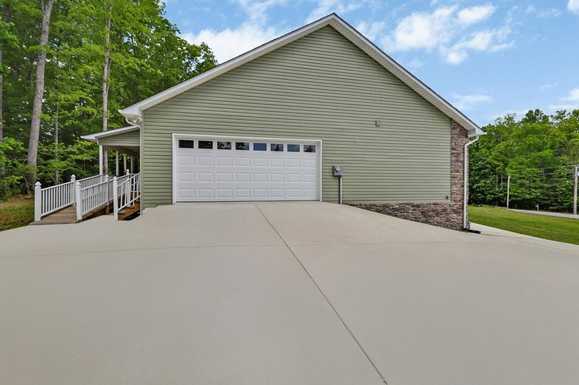 Located in the desirable Sunset Ridge subdivision, this - photo 39