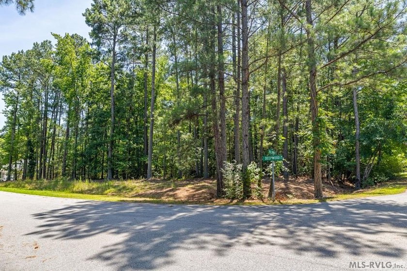 Welcome to Timber Creek, a desirable subdivision in the - photo 5
