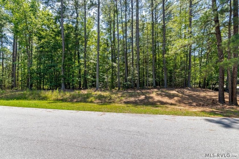 Welcome to Timber Creek, a desirable subdivision in the - photo 6