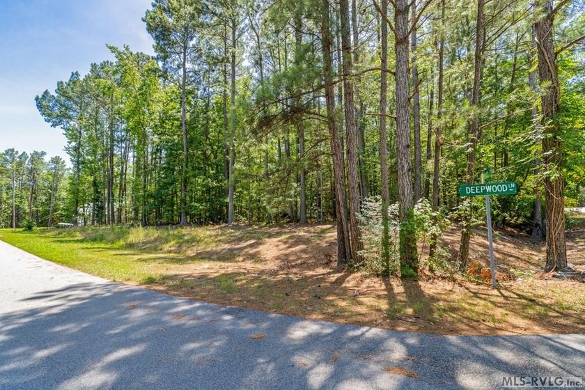 Welcome to Timber Creek, a desirable subdivision in the - photo 8