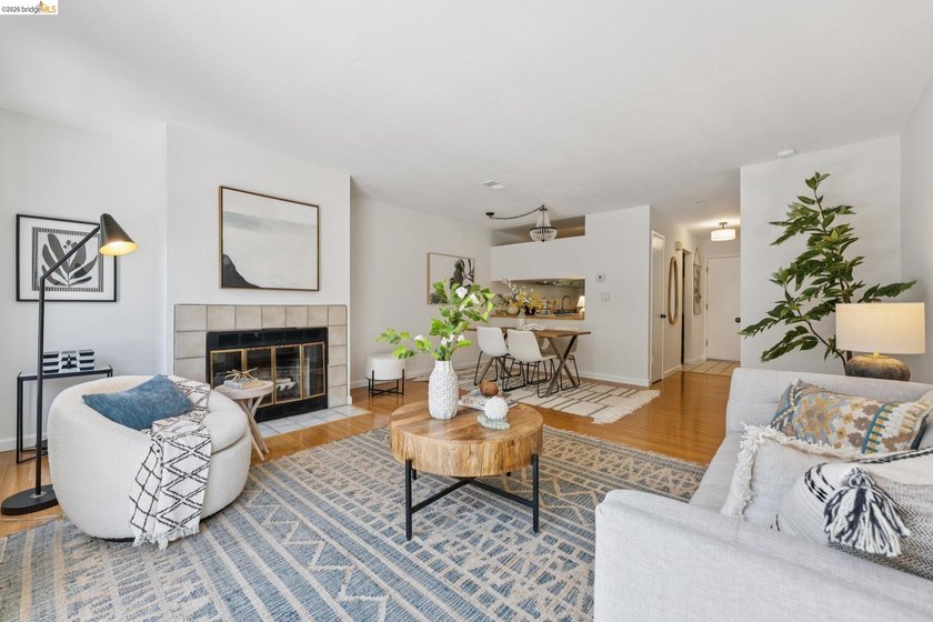 Rarely available Berkeley townhome! Built with a thoughtful - photo 9