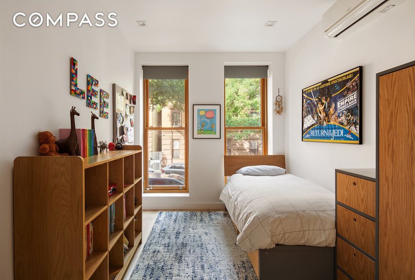 Welcome to 102 West 118th Street, a stunning brownstone - photo 11
