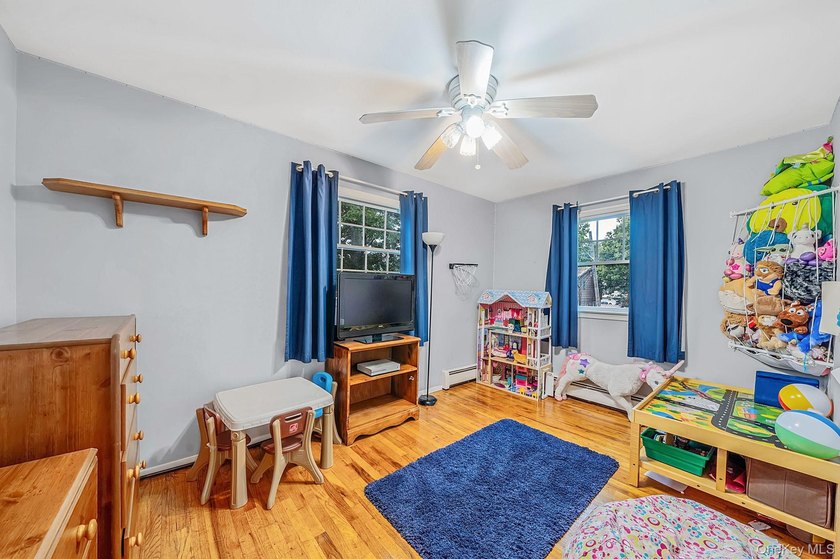 Welcome to this spacious 4-bedroom, 2-bath home in the heart of - photo 25