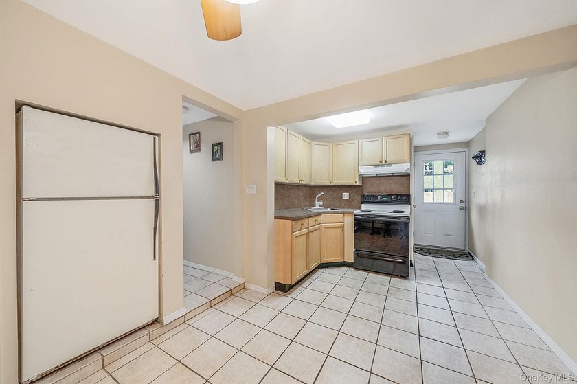 Welcome to this spacious 4-bedroom, 2-bath home in the heart of - photo 34