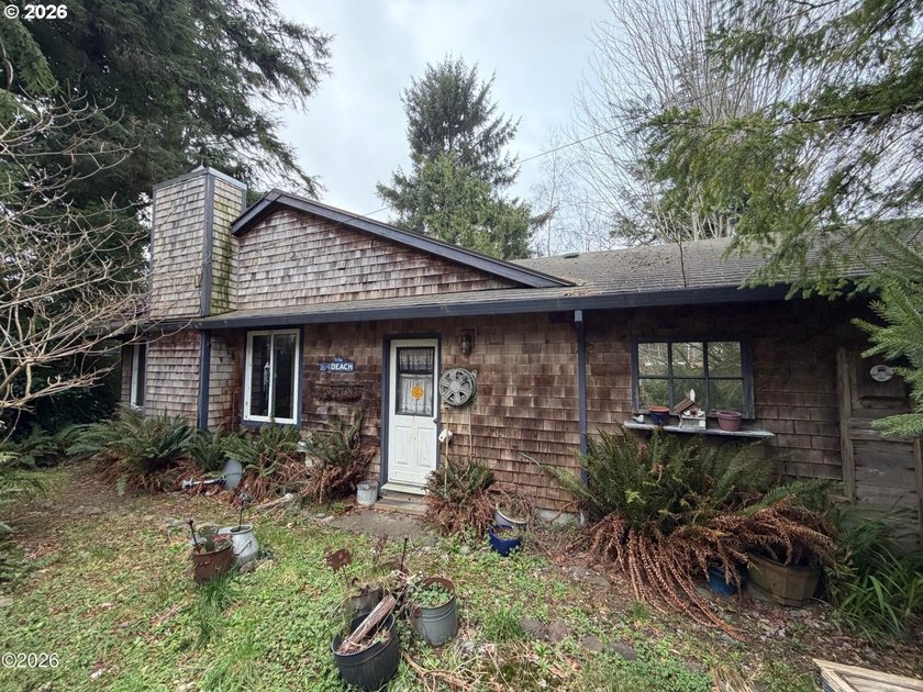 3 bedroom 2 bath home located in a private and quiet location of - photo 2