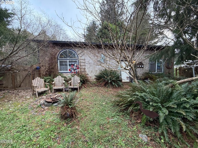 3 bedroom 2 bath home located in a private and quiet location of - photo 5