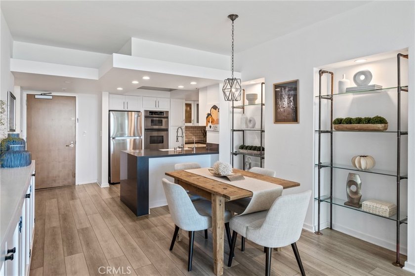 Beautifully updated 2-bedroom, 2.5-bath residence in the highly - photo 8
