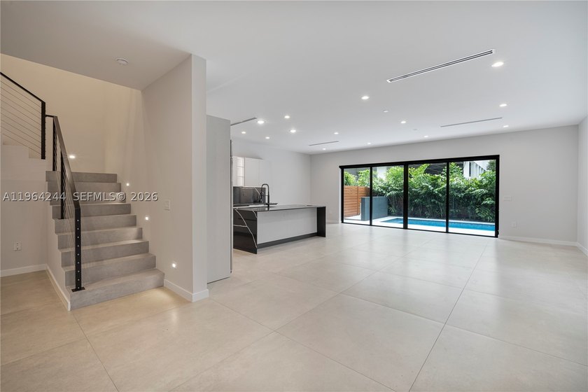 Discover this one-of-a-kind 5-bedroom, 5.5-bath modern townhome - photo 12