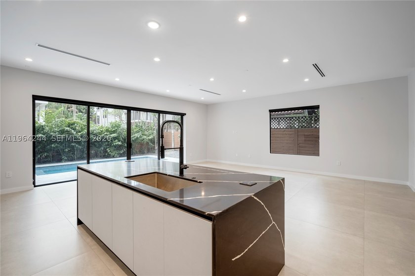 Discover this one-of-a-kind 5-bedroom, 5.5-bath modern townhome - photo 17