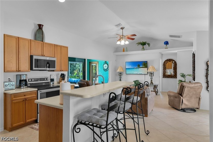 Welcome to this charming pool home in the highly sought-after - photo 12