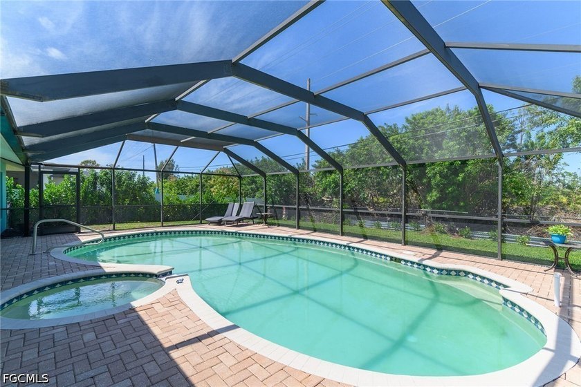 Welcome to this charming pool home in the highly sought-after - photo 22