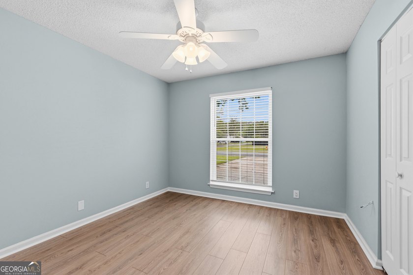 ****SELLERS ARE OFFERING 9,300 TOWARDS CLOSING COST WITH AN - photo 22