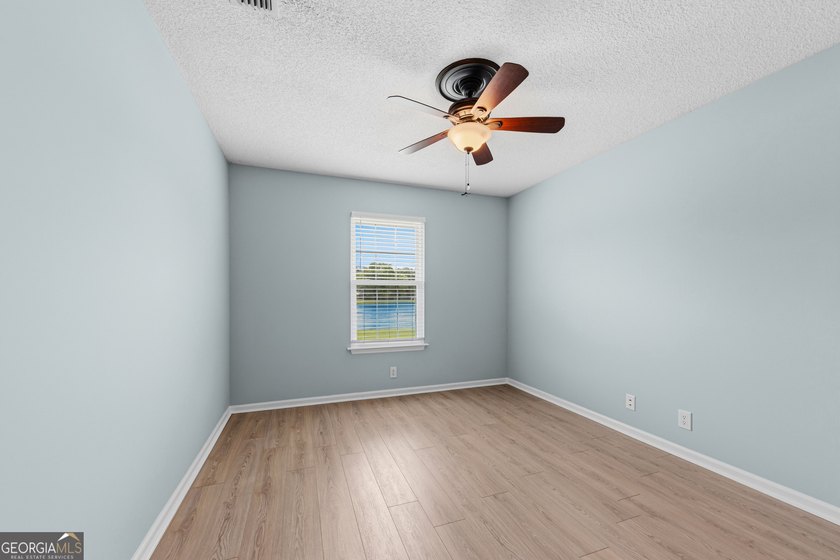 ****SELLERS ARE OFFERING 9,300 TOWARDS CLOSING COST WITH AN - photo 25