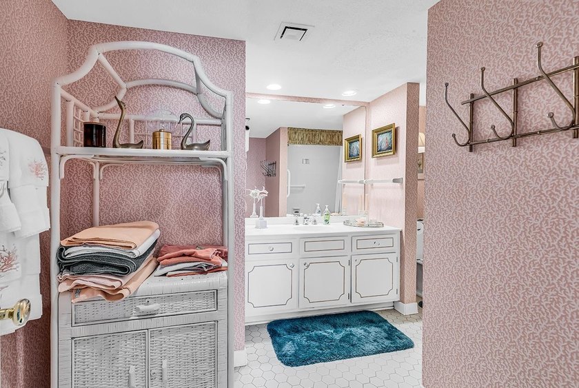 We don't have to tell you to pack your bags twice after seeing - photo 32