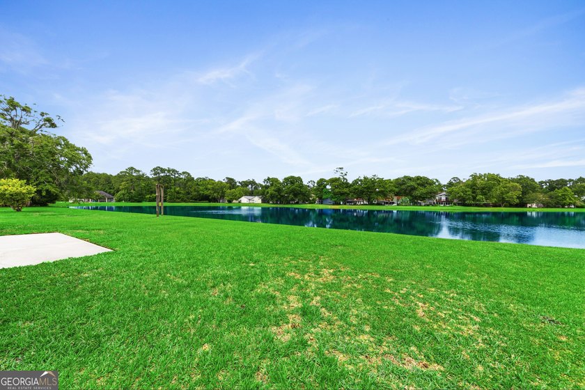 ****SELLERS ARE OFFERING 9,300 TOWARDS CLOSING COST WITH AN - photo 32