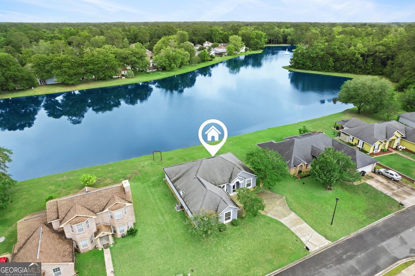 ****SELLERS ARE OFFERING 9,300 TOWARDS CLOSING COST WITH AN - photo 35