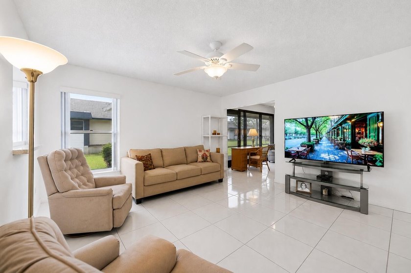 Move right into this beautifully maintained, fully furnished - photo 5