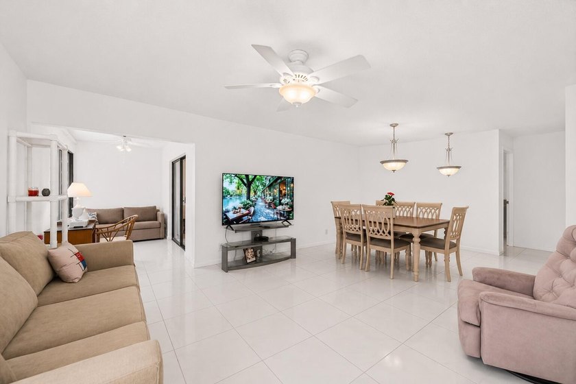 Move right into this beautifully maintained, fully furnished - photo 7