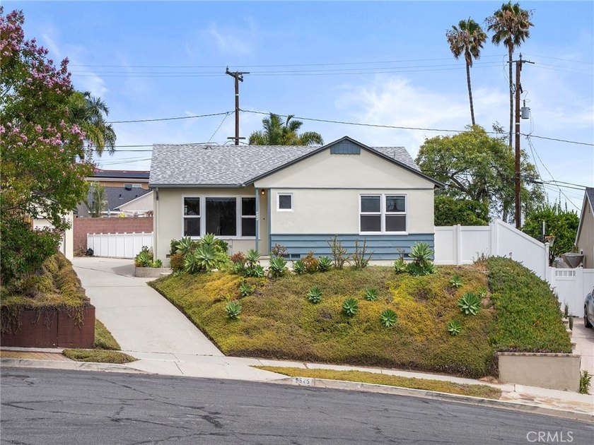 Great Southwood location on a very quiet cul-de-sac street west - photo 2