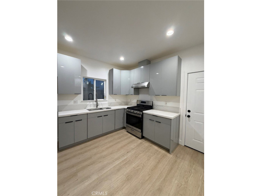 Welcome to 4721 W. Oakfield Ave, Santa Ana - a rare opportunity - photo 11