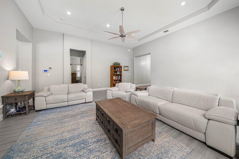 Welcome to this beautifully updated 4-bedroom, 3-bathroom home - photo 6