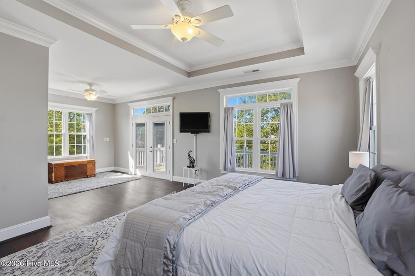 Discover this exceptional custom-built cottage-style retreat - photo 15