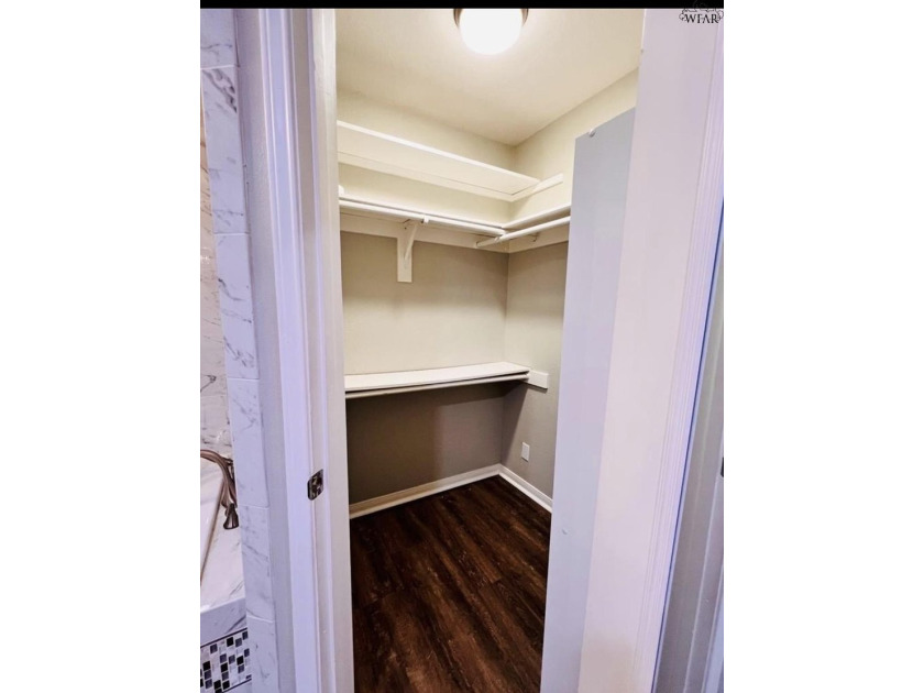 Updated 3 bedroom, 2 bath Country Club home on a corner lot! The - photo 16