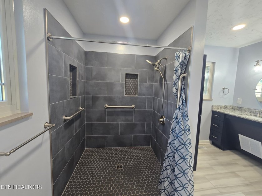 Explore this stunning 2338 sq. ft. limited handicap accessible - photo 19