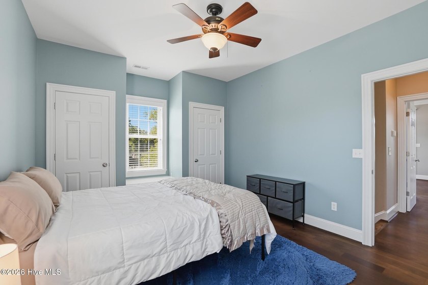 Discover this exceptional custom-built cottage-style retreat - photo 22