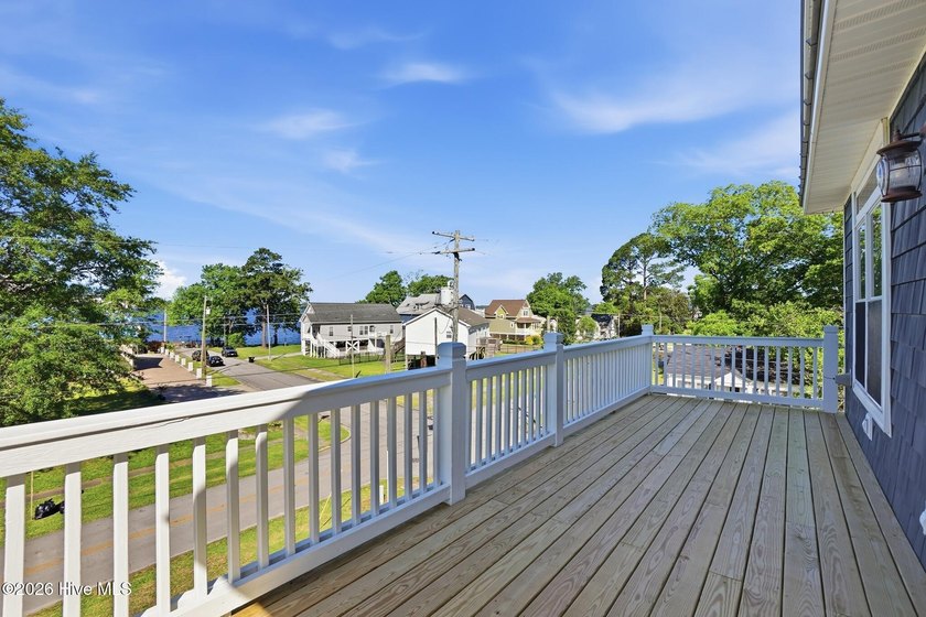 Discover this exceptional custom-built cottage-style retreat - photo 35