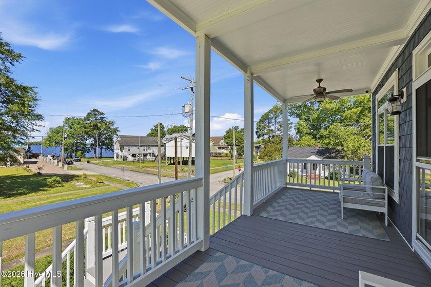 Discover this exceptional custom-built cottage-style retreat - photo 38