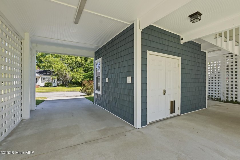 Discover this exceptional custom-built cottage-style retreat - photo 40