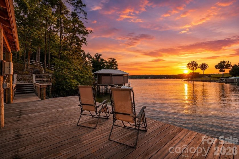 Peaceful waterfront retreat nestled on a beautifully wooded lot - photo 42