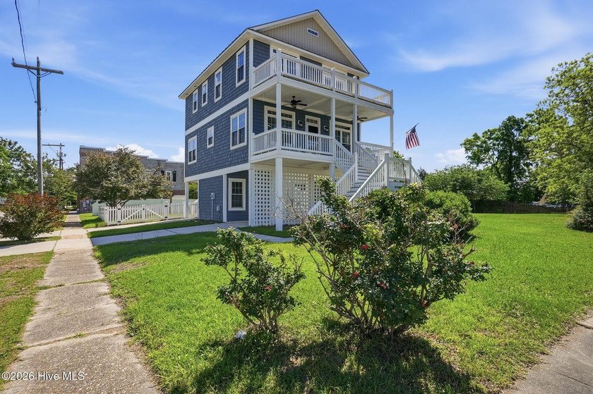 Discover this exceptional custom-built cottage-style retreat - photo 44