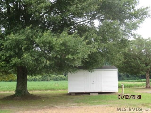 WELL MAINTAINED HOME. HAS A WHEELCHAIR RAMP.HOME IS - photo 6
