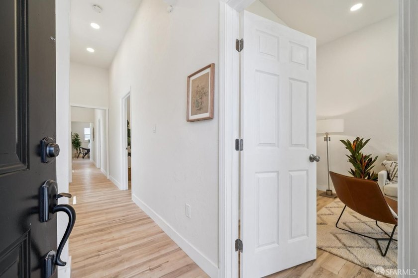 Rare opportunity to own a fully remodeled, fully vacant duplex - photo 6