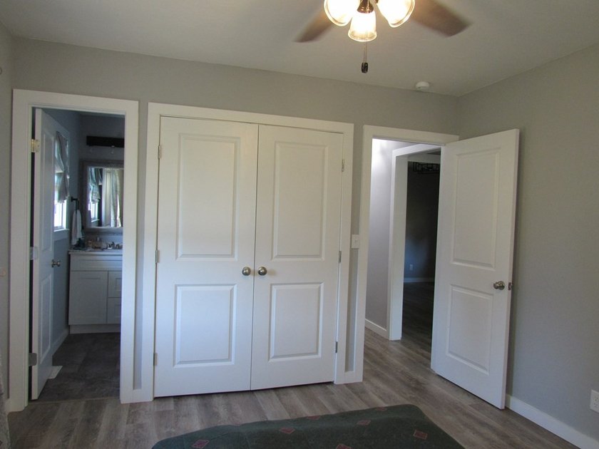 This stunning all-brick ranch has been beautifully remodeled - photo 25