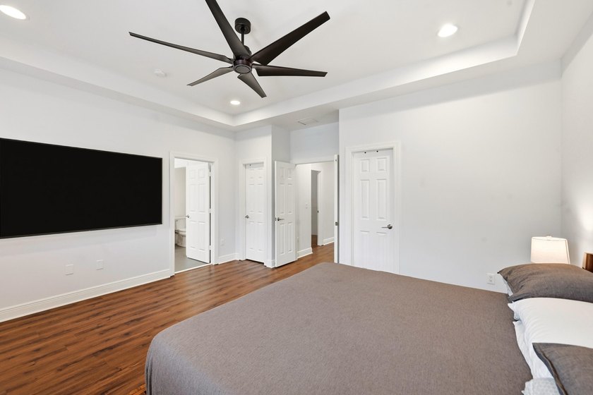 Nestled in the vibrant heart of Lake Worth Beach, this spacious - photo 14
