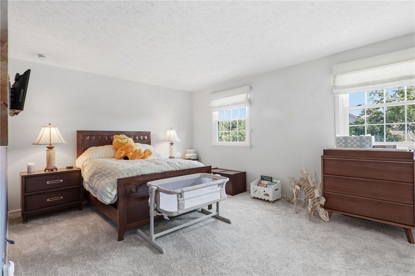 Welcome to this sparkling, move-in ready end-unit townhome in - photo 18
