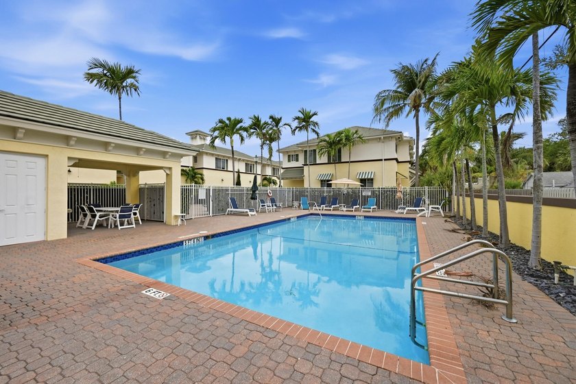 Nestled in the vibrant heart of Lake Worth Beach, this spacious - photo 30