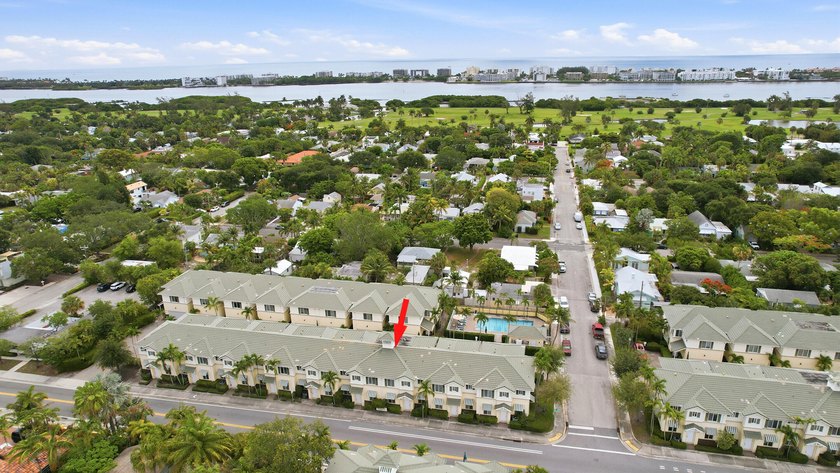 Nestled in the vibrant heart of Lake Worth Beach, this spacious - photo 31