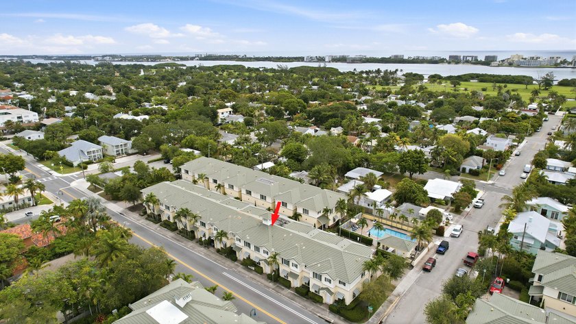 Nestled in the vibrant heart of Lake Worth Beach, this spacious - photo 32